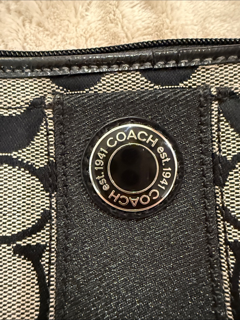 Coach - Picture 3 of 9